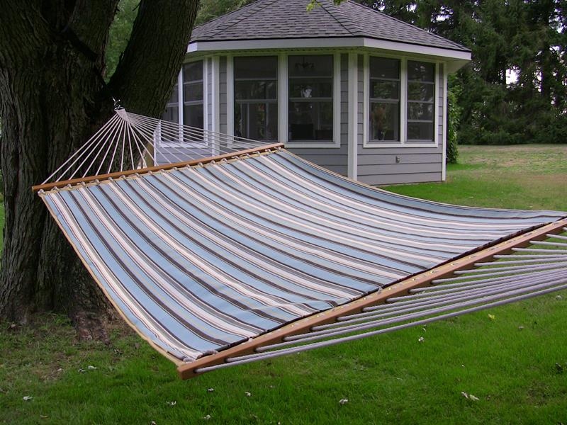 Pikowany hamak Sunbrella z drążkiem dwuosobowy