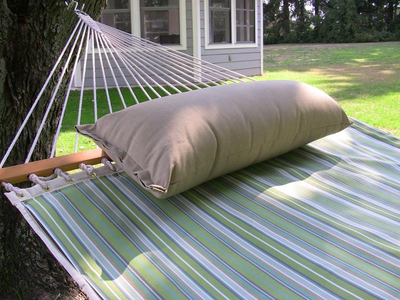 Pikowany hamak Sunbrella z drążkiem dwuosobowy