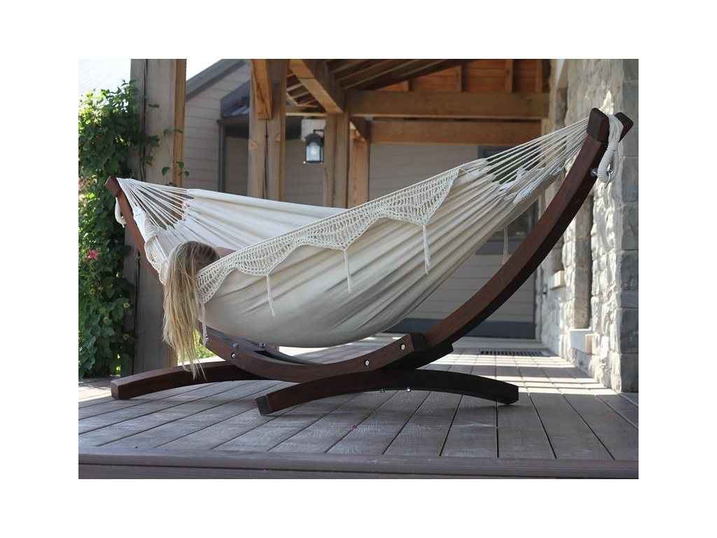 Hamak dwuosobowy z drewnianym stojakiem