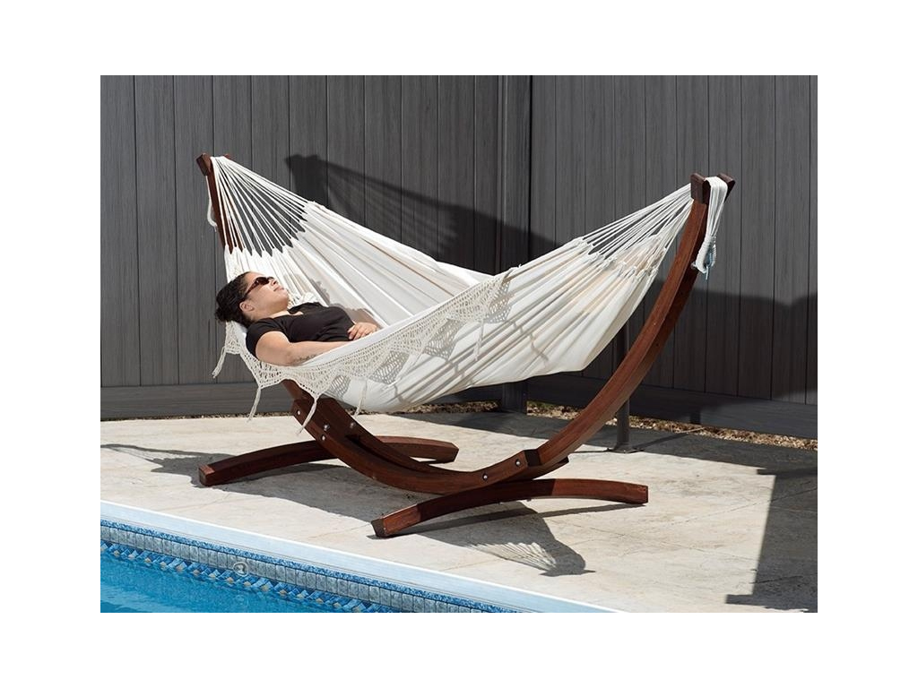 Hamak dwuosobowy z drewnianym stojakiem